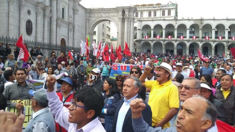 Dirigentes de la FDTA sobre el incremento de pasajes: Saldremos a protestar contra los transportistas