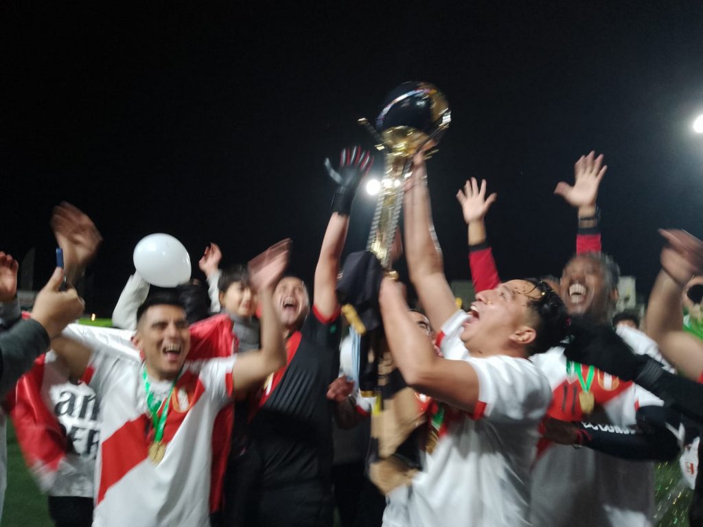 Celebraciones de Perú luego de coronarse campeones del Mundial de Fútbol 7.