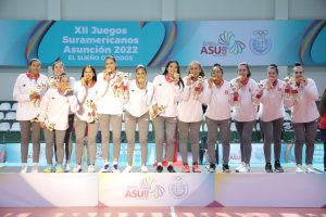 Selección Peruana de Vóleibol Femenina en lo más alto del podio de los Juegos Sudamericanos Asunción 2022.