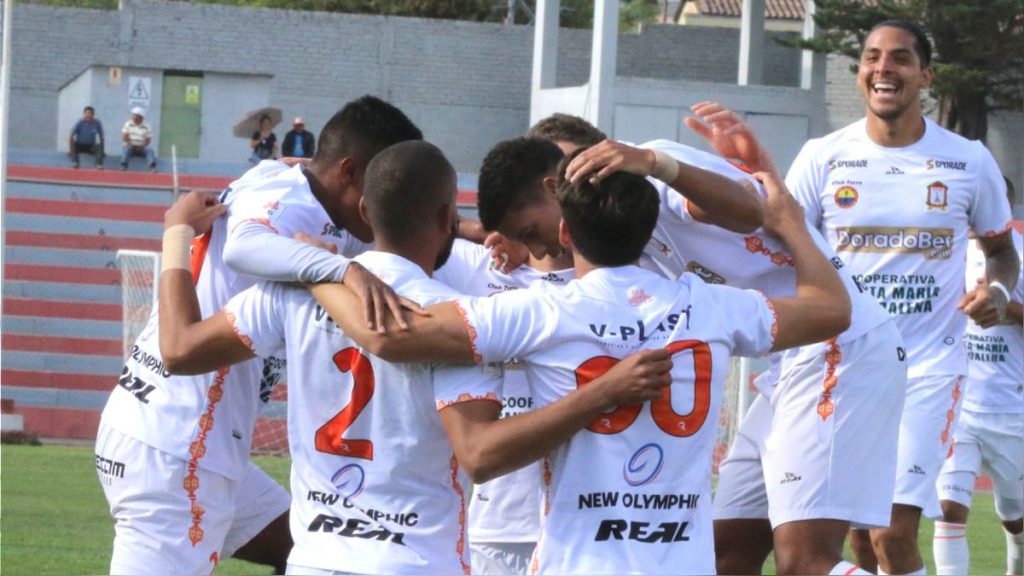 Ayacucho FC celebrando un gol.