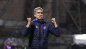 El 'Chemo' del Solar celebrando un triunfo de la Vallejo.