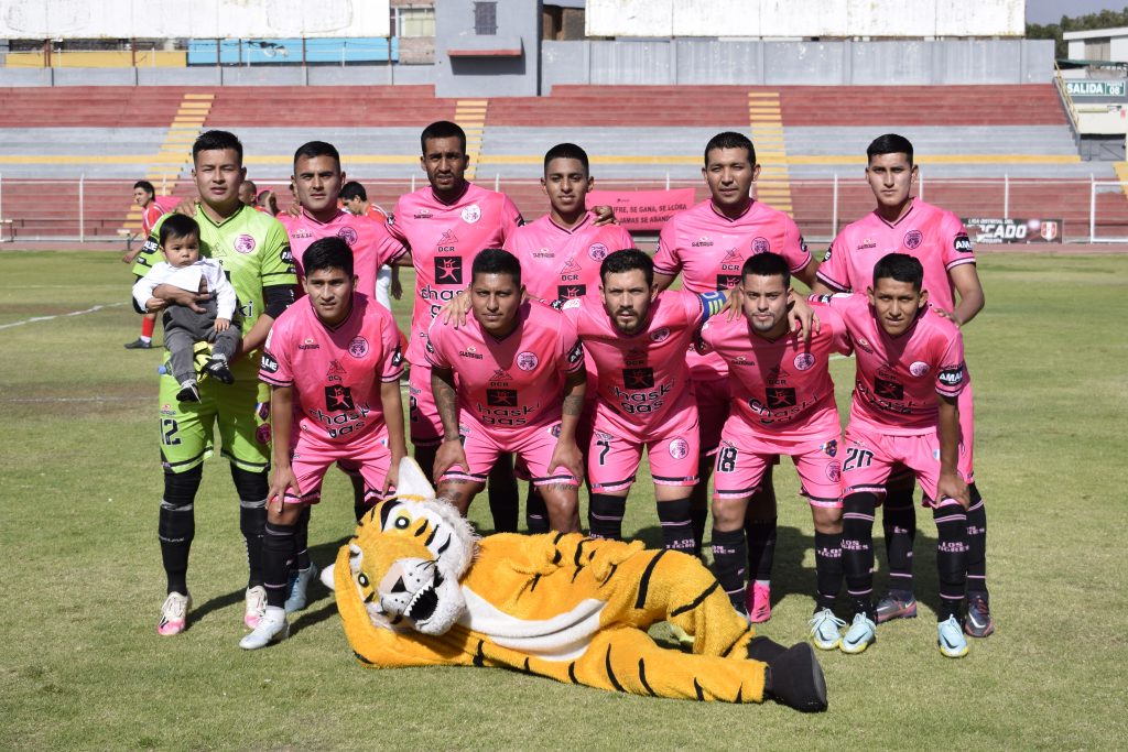 Equipo de Los Tigres en la cuarta jornada de la Fase 1 ante Nacional FBC.