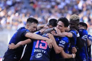 Celebraciones de IDV tras anotar el primer gol a São Paulo.
