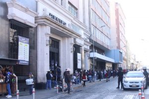 Antes de las elecciones, muchos de ellos manifestaron estar allí por extravío o pérdida además, denunciaron la reventa de cupos.