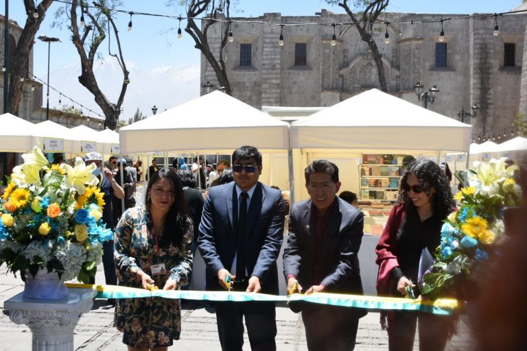Viceministra de Patrimonio Cultural e Industrias Culturales inaugura La Independiente en Arequipa