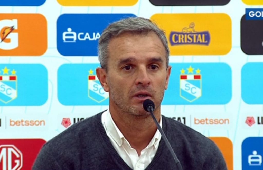 Pablo Lavallén en conferencia de prensa luego de clasificar a la FInal de la Liga 1 Betsson.