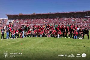 Plantel completo de Melgar en el 2022.