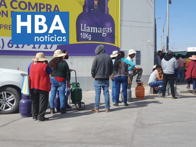 Arequipa: Ciudadanos realizan grandes colas por escasez de gas doméstico
