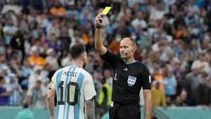 Argentina protagonizó el partido con más amonestaciones de la historia de los Mundiales, con 16 amarillas y una roja.
