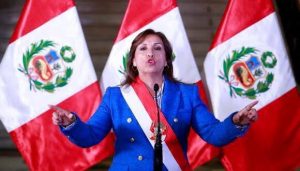 Dina Boluarte “Se podría adelantar las elecciones a diciembre del 2023”