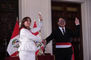 Ministro de Cultura: “La pérdida de hermanos y hermanas hacen insostenible mi permanencia en el gabinete”