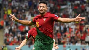 Gonçalo Ramos dejó a CR7 en el banco de suplentes tras anotar 3 goles ante Suiza.