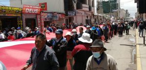 Juliaca: Más de un centenar de personas se movilizaron rechazando al actual Congreso de la República.