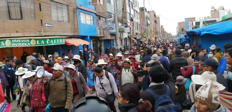 30 000 comuneros acuerdan viajar a Lima para exigir la renuncia de Dina Boluarte