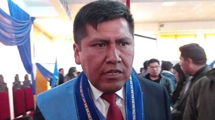 Gobernador regional de Puno: «La señora presidente sigue hablando cada tontería todos los días»