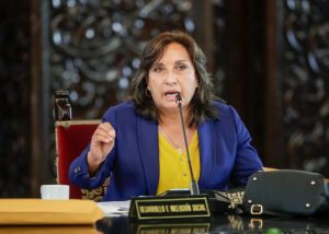 Dina Boluarte pide justicia rápida para familiares de fallecidos durante manifestaciones