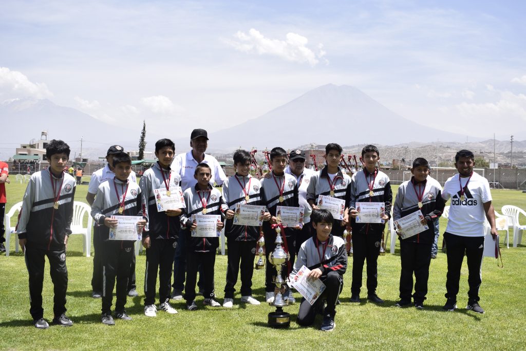 Real Soccer, campeón departamental de Arequipa en la categoría SUB-12 del Torneo Creciendo con el Fútbol.