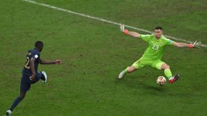 Emiliano el 'Dibu' martínez fue gran figura en Argentina para ganar el Mundial en Catar.