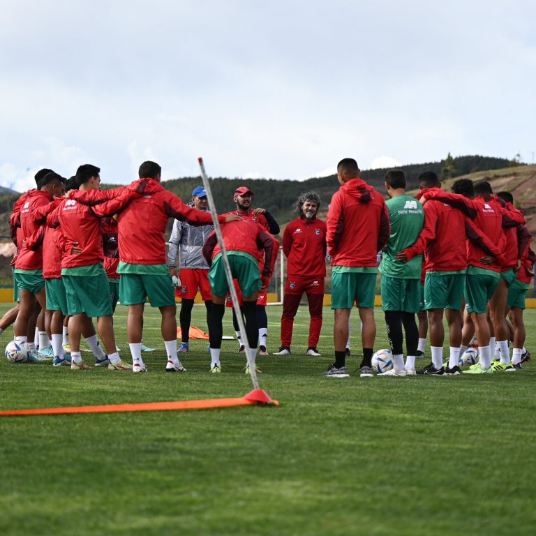 Leonel Álvarez es el DT de Cienciano para la presente temporada.