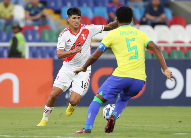 Perú y Colombia se enfrentan por el Sudamericano