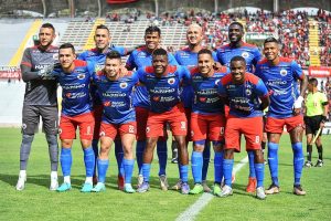 Equipo de Deportivo Pasto ante Melgar en Arequipa.