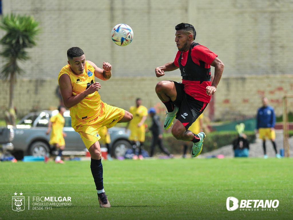 Melgar igualó en 2 amistosos con Deportivo Binacional.