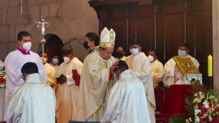 Puno: Obispos invocan el cese de la violencia