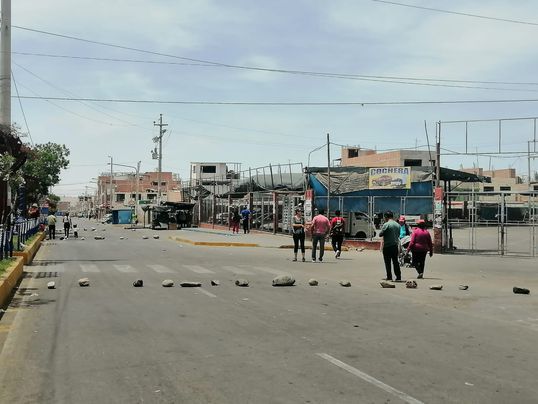 Tacna: Primer día de paralización contra Dina Boluarte registró marchas, bloqueo de vías y quema de llantas