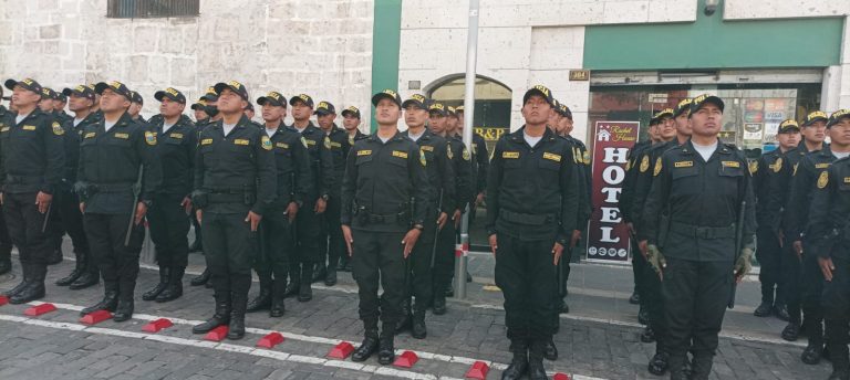 Huelga indefinida: Despliegan 2500 efectivos de la Policía para mantener el control en la ciudad