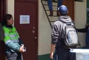 Puno: Intervienen a jefa de la unidad de Tránsito por encontrar en su oficina productos presuntamente robados en Plaza Vea