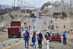 Arequipa: Padre de joven herido no puede llegar a Juliaca