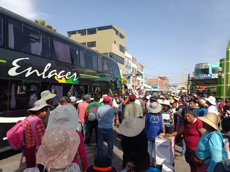 Majes: Despiden a delegación que viajará a Lima para exigir la renuncia de Dina Boluarte