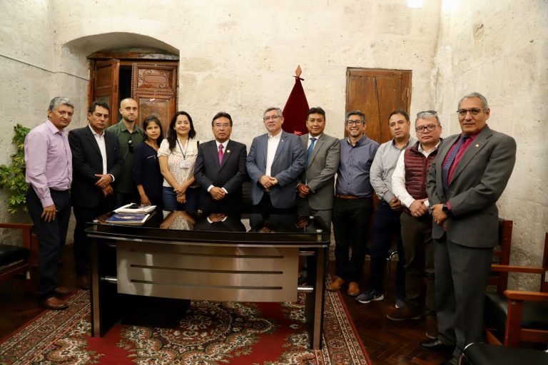 Arequipa: Presidente del Consejo Regional, GRA y PCM se reunieron para destrabar obras en la región