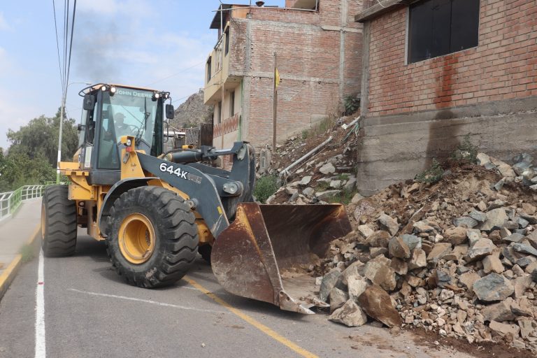 Tiabaya: Recogen quince toneladas de escombros para evitar mayores desastres por las lluvias