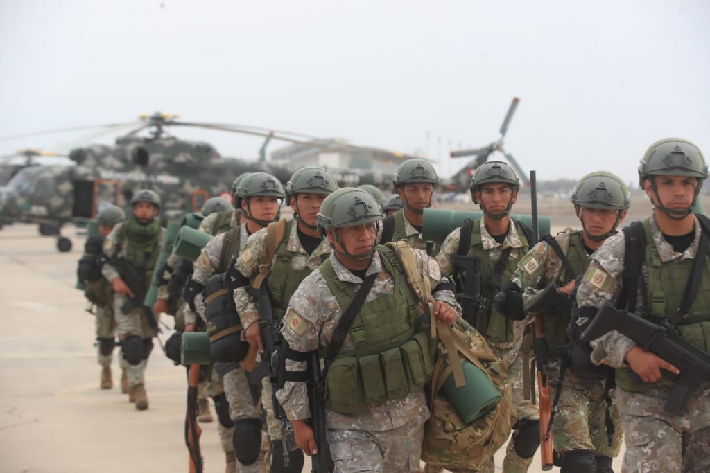 Ica: Personal de Ejército llegó a la Panamericana Sur para desbloquear la vía