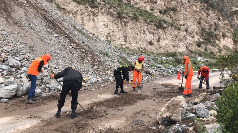 COER: Reportan daños y vías bloqueadas en cinco provincias a causa de las fuertes lluvias