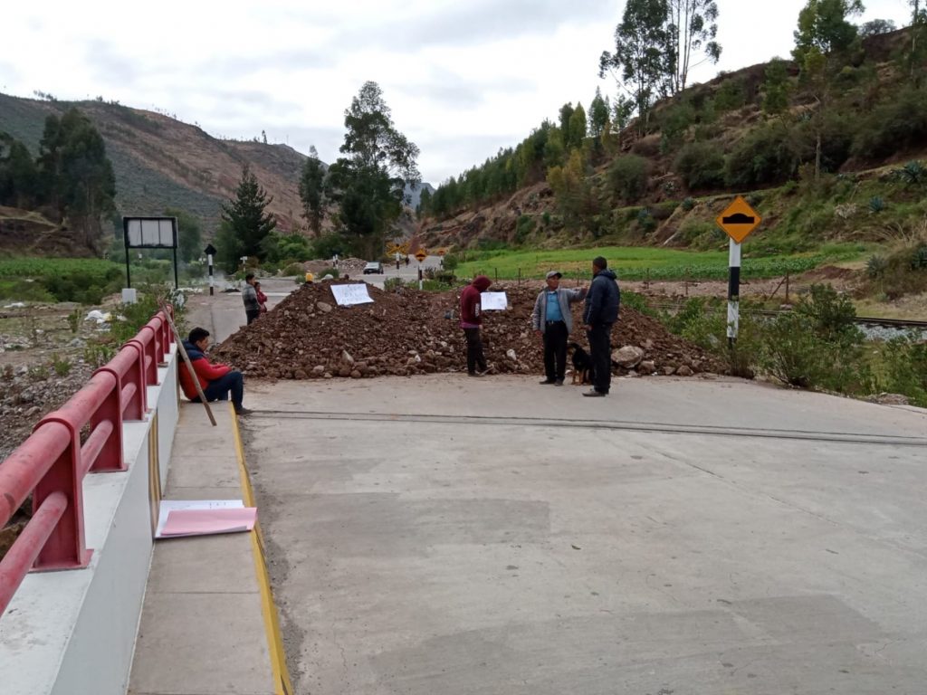 Bloqueo de vías en Cusco.