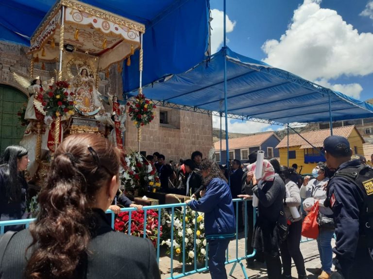Puno: Manifestantes interrumpieron actos en homenaje a la Virgen de la Candelaria