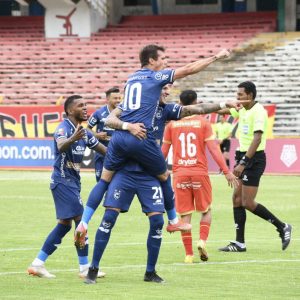Festejos de Juan Romagnoli en el triunfo de Cienciano del Cusco sobre SPort Huancayo.