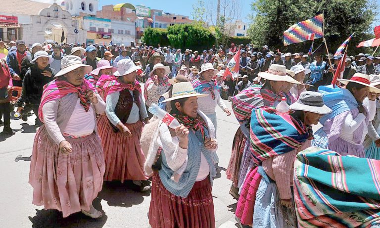 Puno: Aimaras y quechuas se alistan para viajar a Lima
