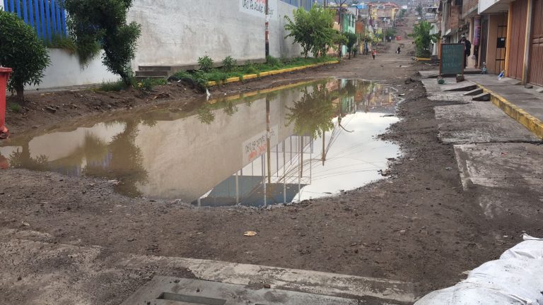 Miraflores: Vecinos deben soportar problemas con drenajes a causa de obras inconclusas