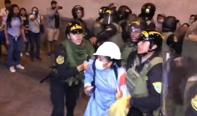 Lima: Exigen liberación de brigadista detenida durante protestas