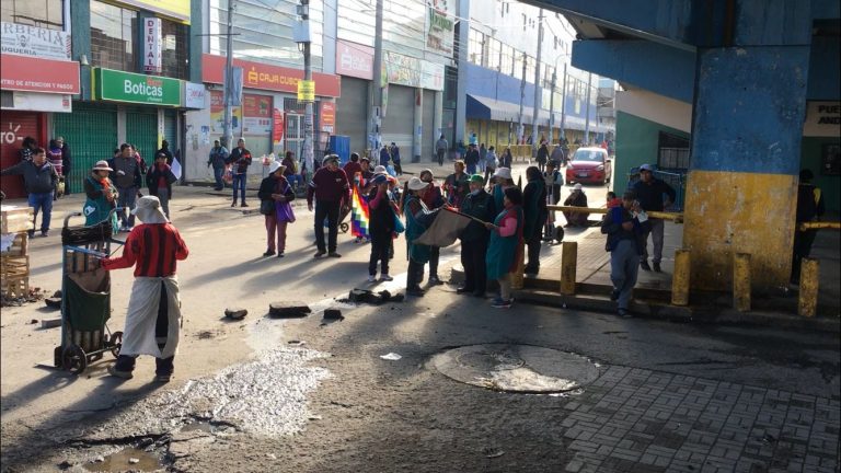Comerciantes del Avelino dejan de atender por 24 horas para unirse a la huelga nacional