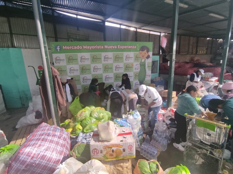 Comerciantes del Avelino parten rumbo a Secocha para entregar ayuda humanitaria