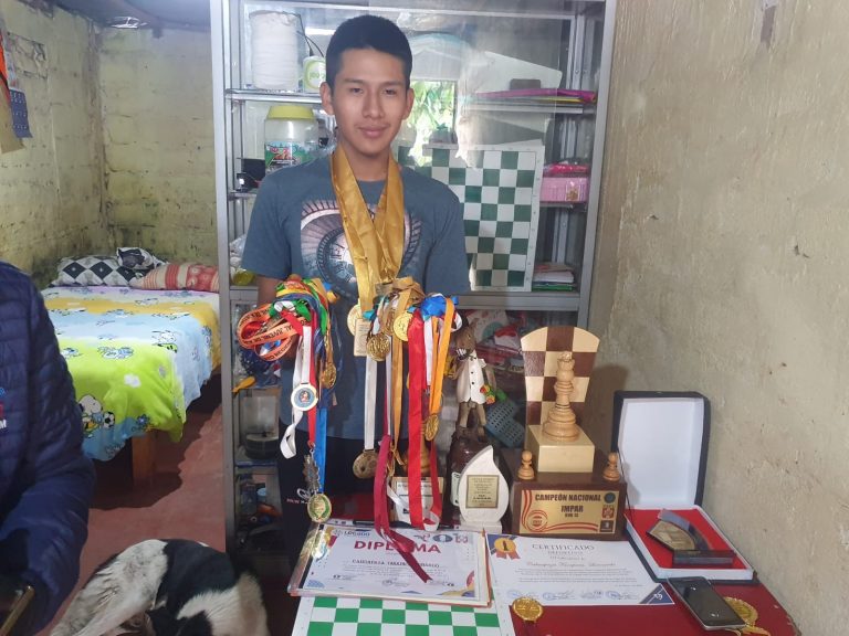 Joven ajedrecista vuelve a clasificar a un torneo nacional y pide apoyo para sus gastos