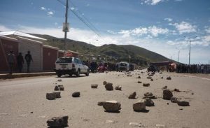 Puno: Manifestantes bloquearon el puente internacional de Desaguadero