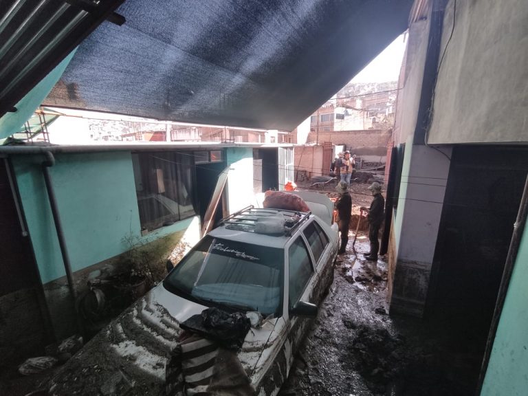 Paucarpata: Más de 60 viviendas terminaron afectadas por la fuerte lluvia de ayer