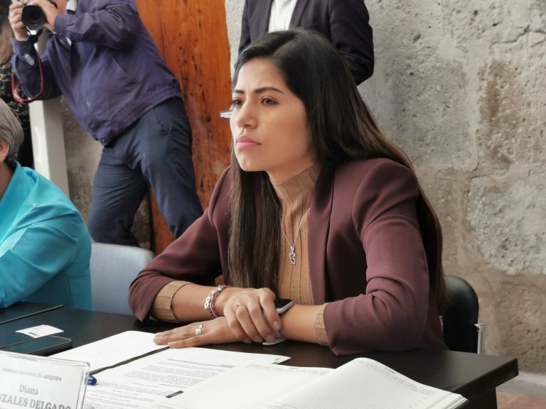 Congresista Diana Gonzales desconoce las razones sobre el nuevo buffet a parlamentarios