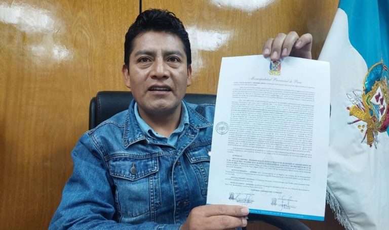 Puno: Alcalde retira reconocimientos a Jorge Montoya y José Cueto por discriminación