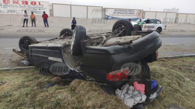 Tacna: Vehículo se volcó en la vía Panamericana y no hallan al chofer